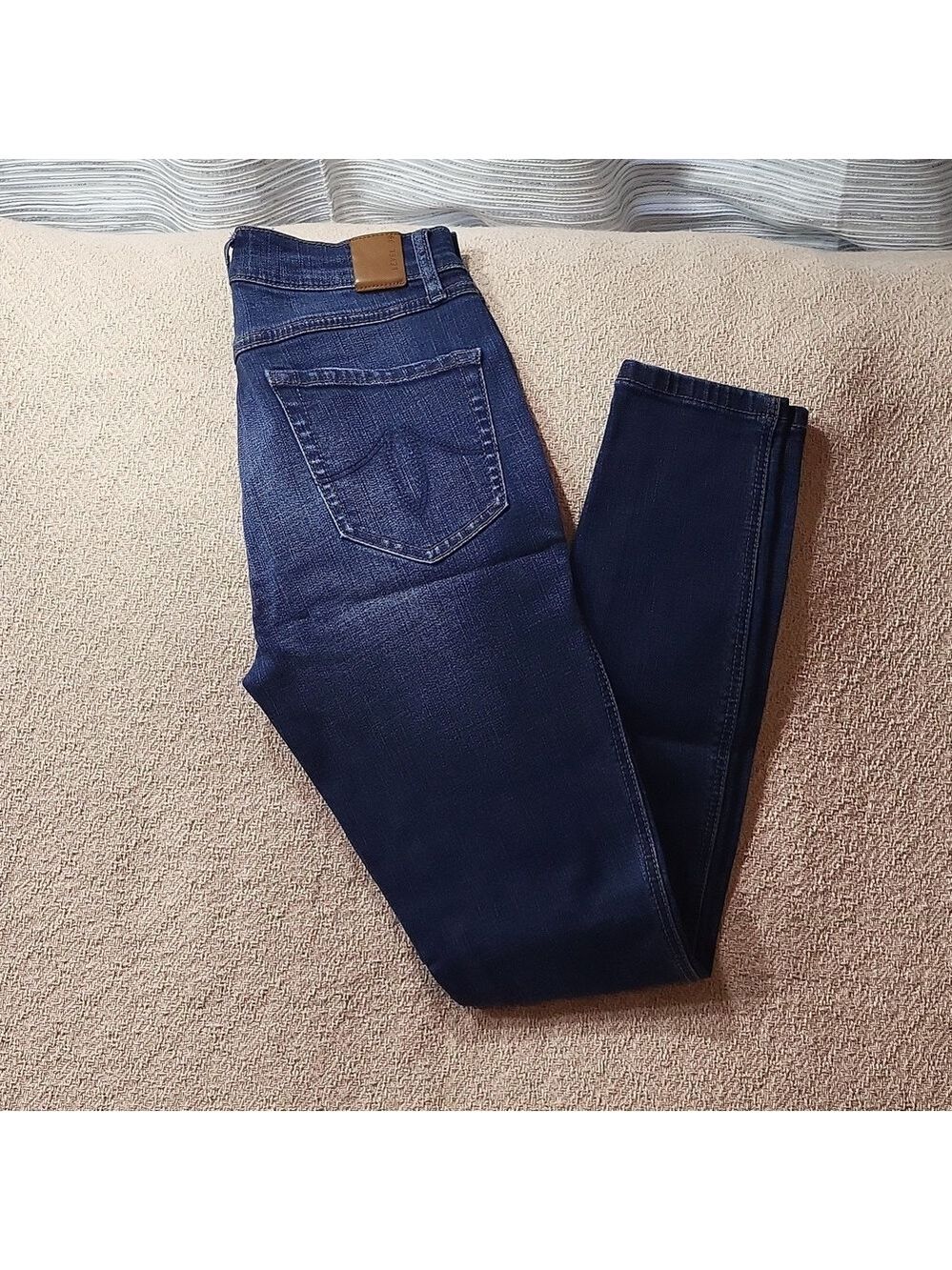 Level 99 Dark Wash Skinny Denim Jeans - Size 27